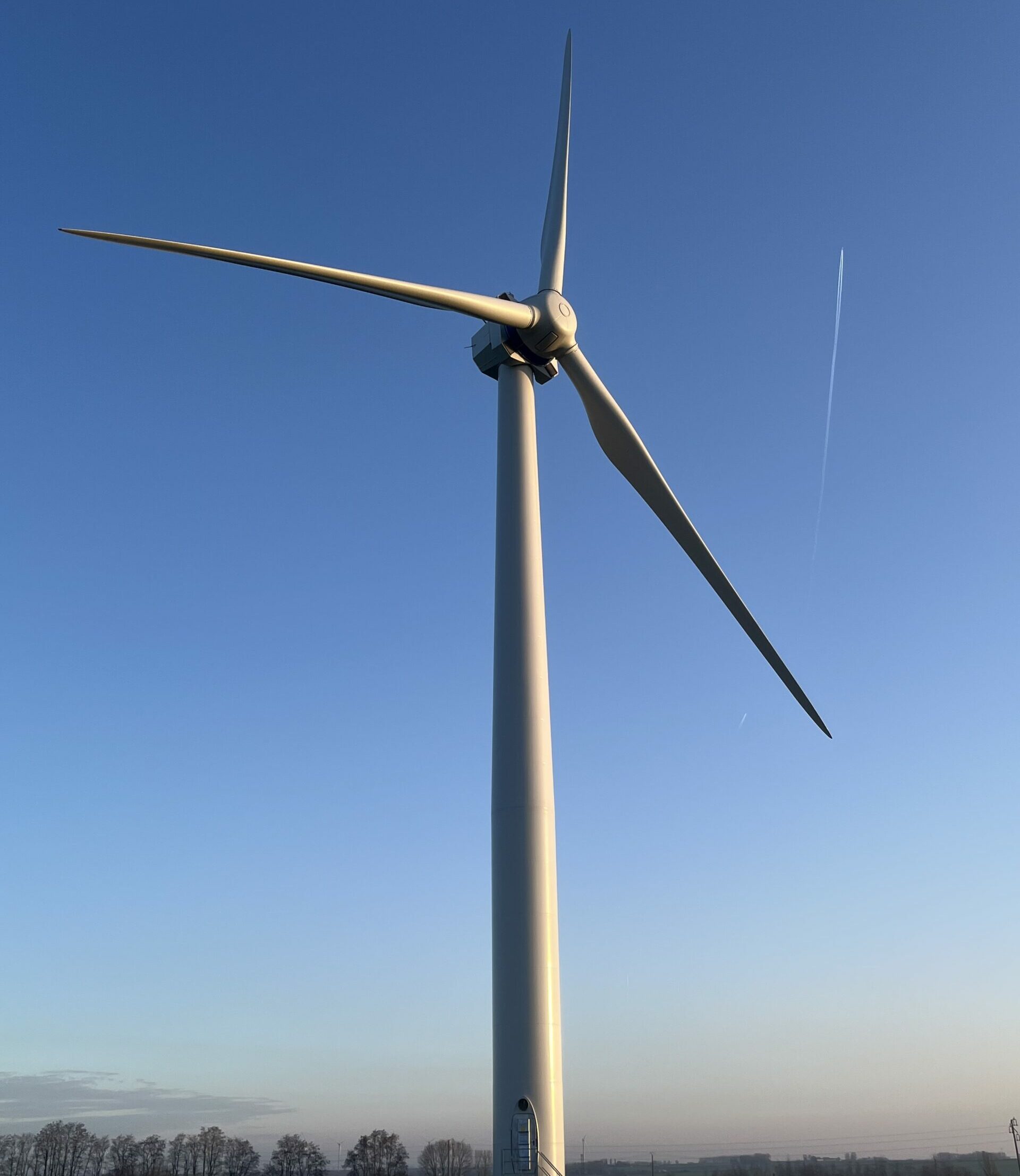 éolienne eole5 poweend montée à saint python